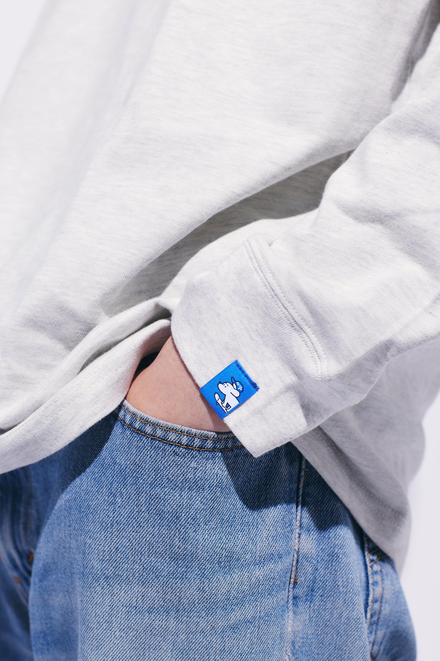 BACK TO THE STREETS Long-sleeved T-shirt 🟦 ⬜️【JOHN by OFFICE SHIBACHAN】
