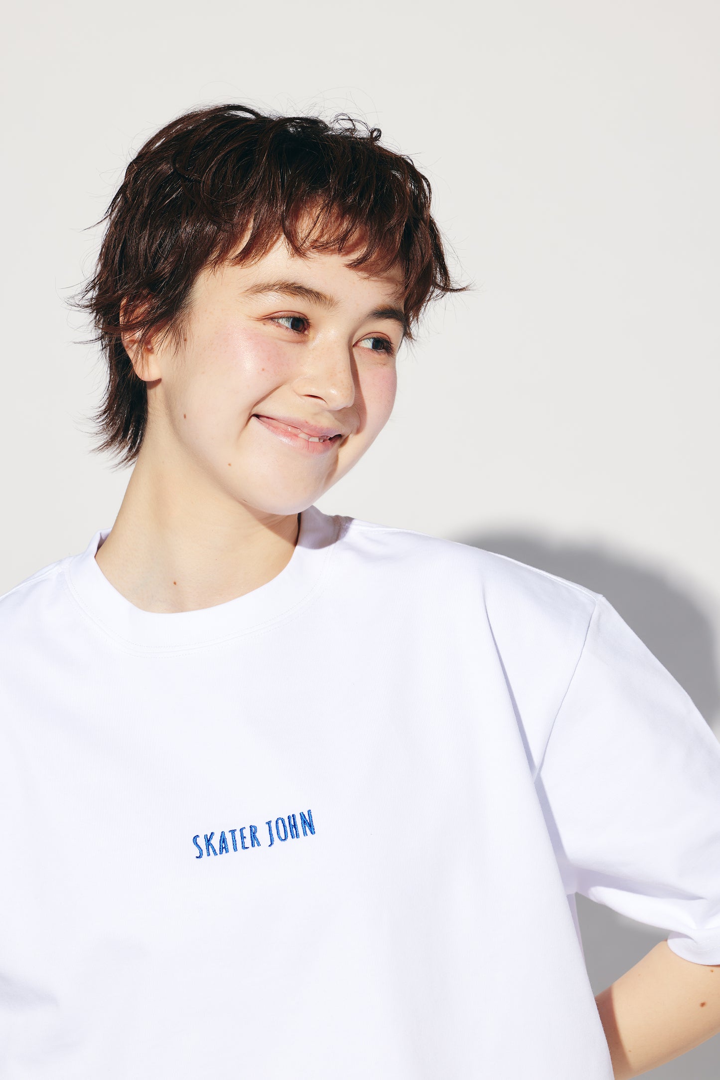 2026 S/S PERCENT LOGO T-SHIRT White【JOHN by OFFICE SHIBACHAN】